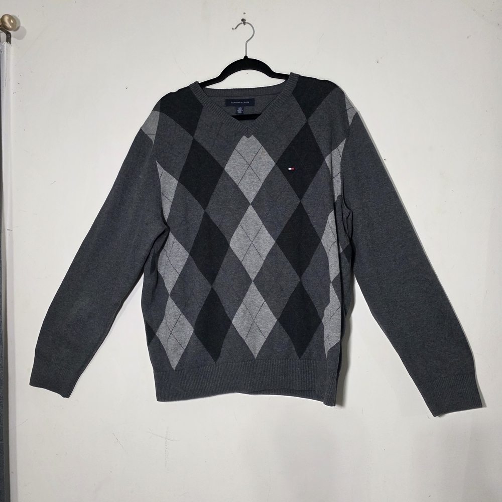 Tommy Hilfiger Men's Gray Argyle Sweater